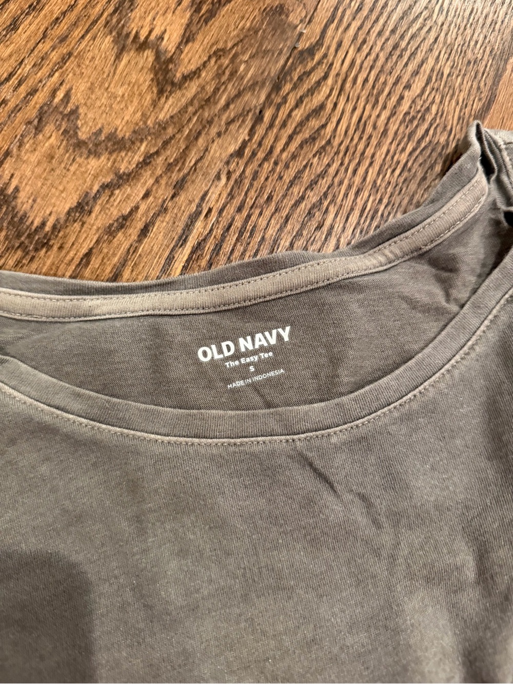 Old Navy Army Green T Shirt - Picture 2 of 2